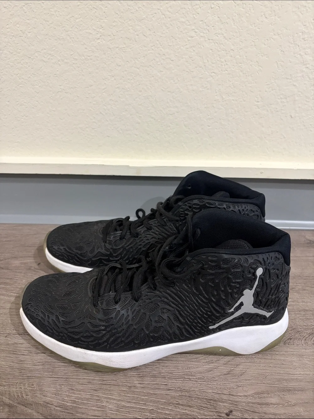 Jordan Men's Black and White Athletic Shoes
